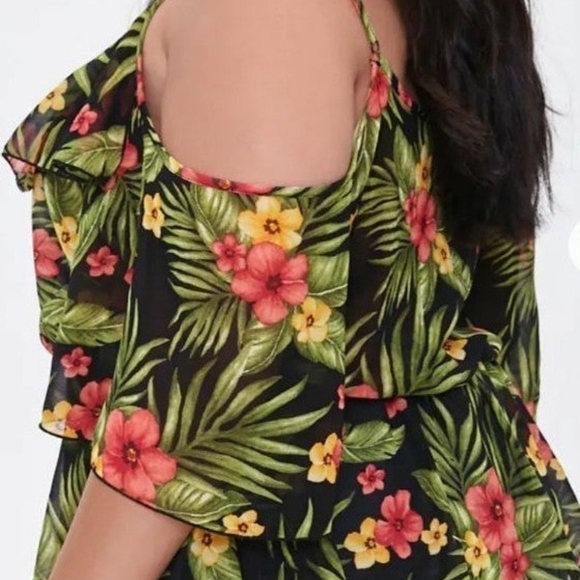 Forever 21 Black and Green Ruffled Off-the-Shoulder Blouse - Picture 2 of 5